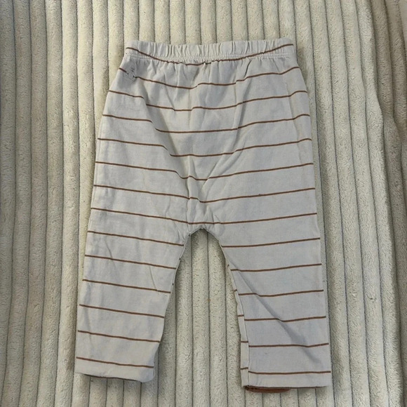 GAP - pull on infant/baby joggers/sweatpants. Size 6-12 months - Picture 3 of 4